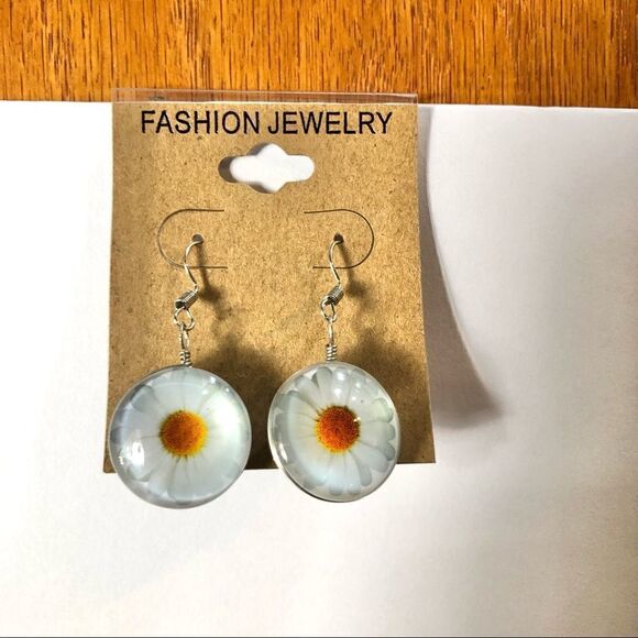 Fashion Jewelry White and Orange Earrings for Stylish Occasions - Picture 5 of 6